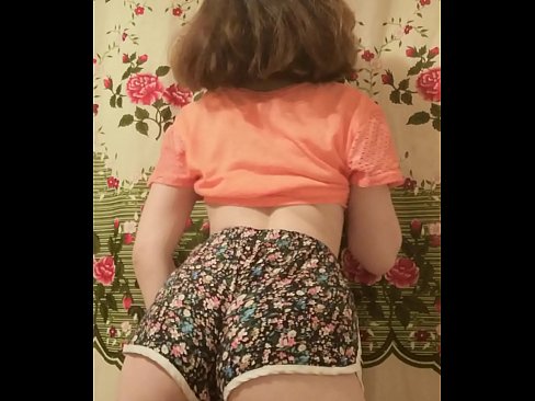 ❤️ Babe żagħżugħa sexy tqaxxir ix-xorts tagħha fuq il-kamera Porn sabiħ fil-porn mt.novoporn-com.ru ❌️
